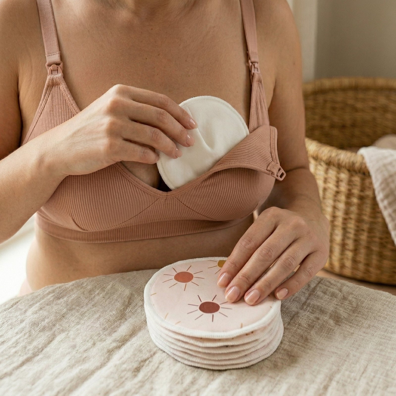 Reusable vs Disposable Breast Pads: Which Should You Choose?